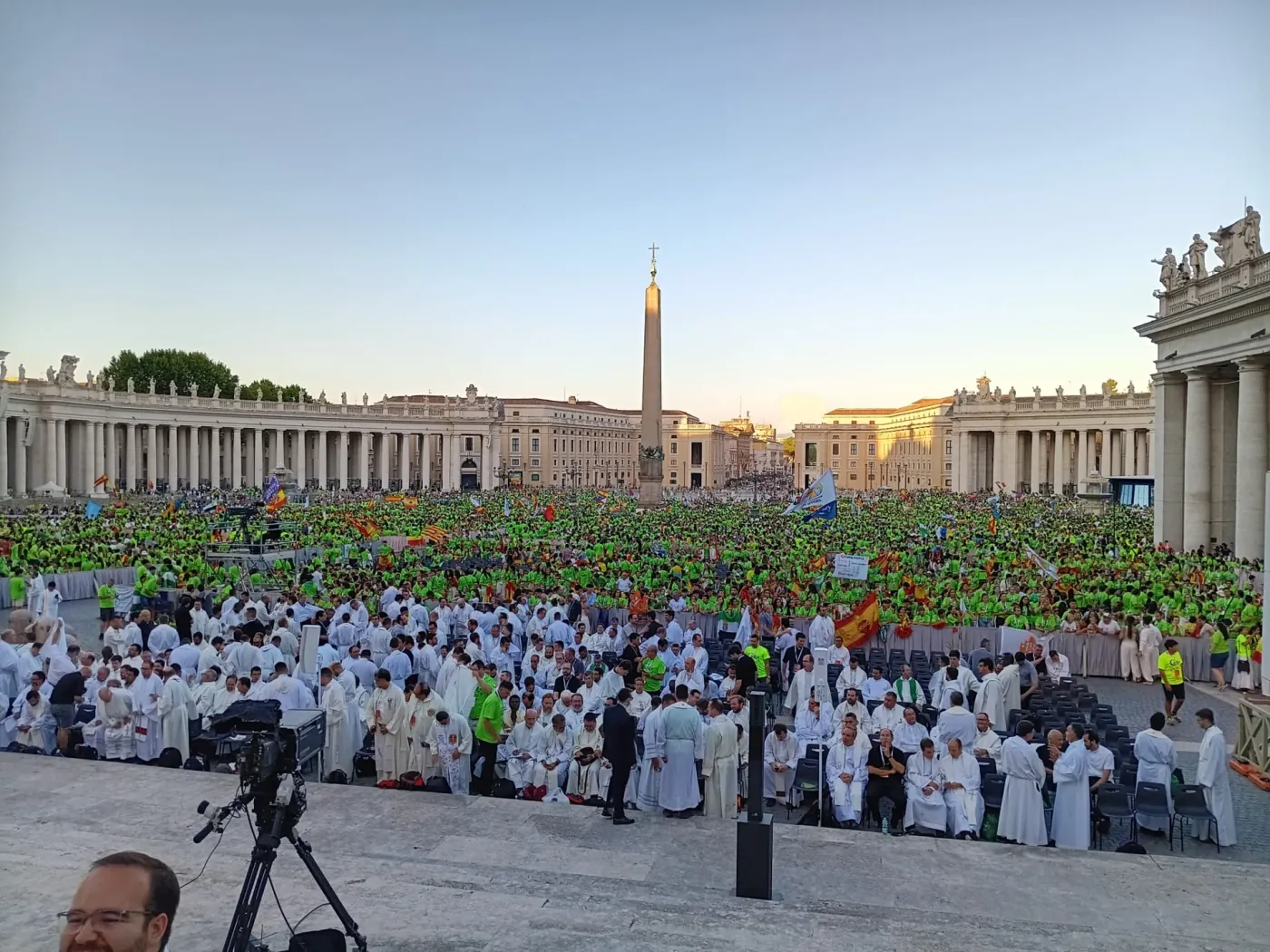 Grande assemblea internazionale in Piazza San Pietro