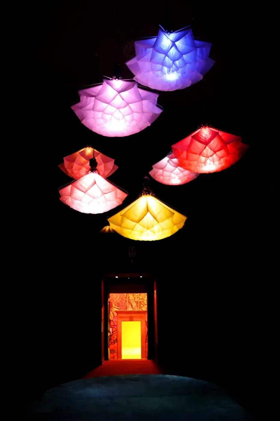 Installazione luminosa per mostra culturale